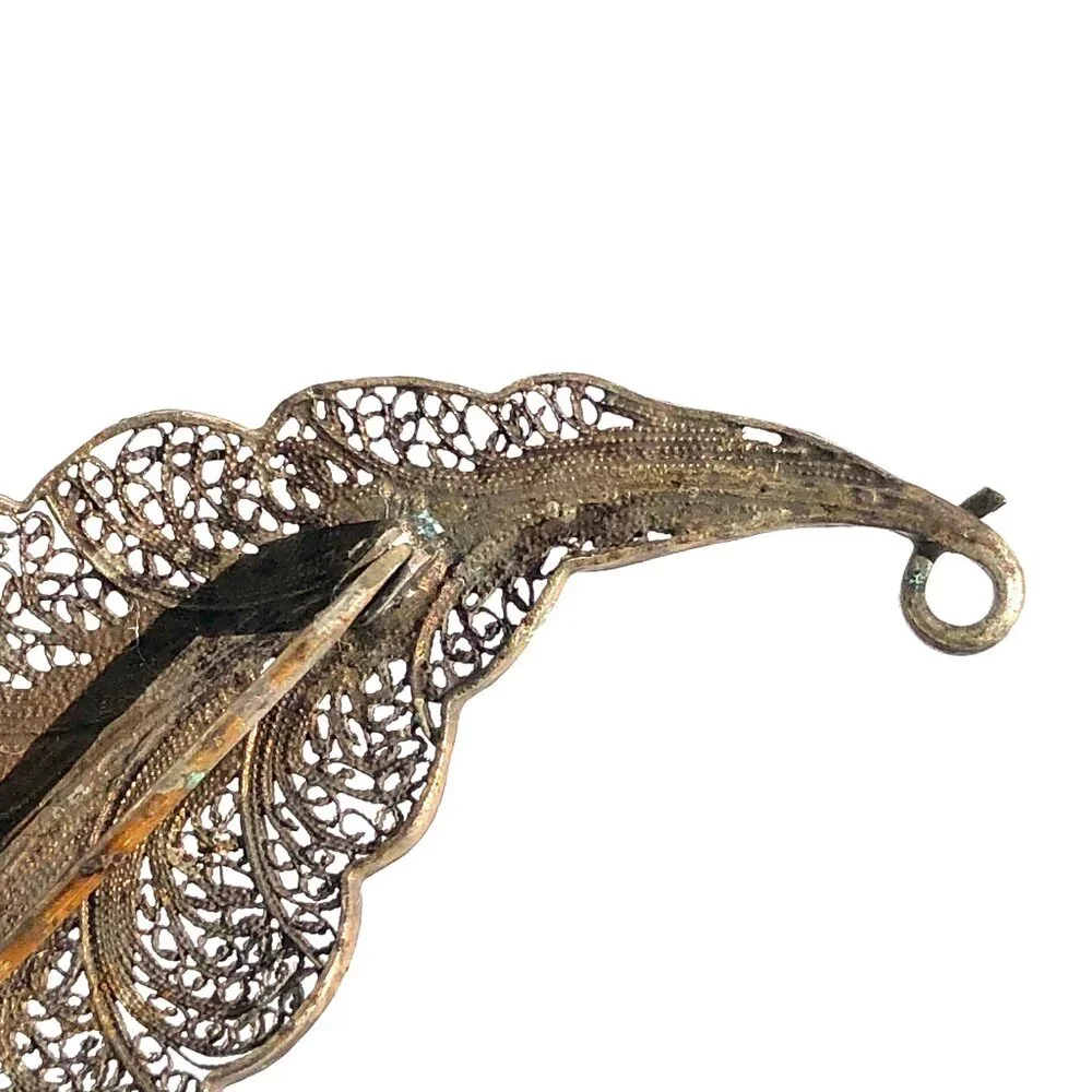 vintage filigree leaf pin brooch Portuguese brass tone delicate Victorian nature - Picture 15 of 16